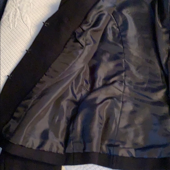 🖤Black Ruffle Blazer🖤 - Picture 4 of 8